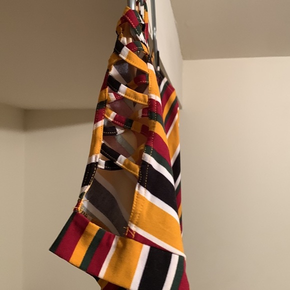 NWOT! SayAnyThing size woman’s plus 2x blouse. Striped blouse. Slit sleeves. - Picture 3 of 7